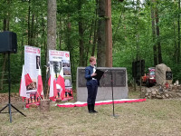  Marsz Pamięci do krzyża w lesie Planta w 86 rocznicę Pomordowanych 